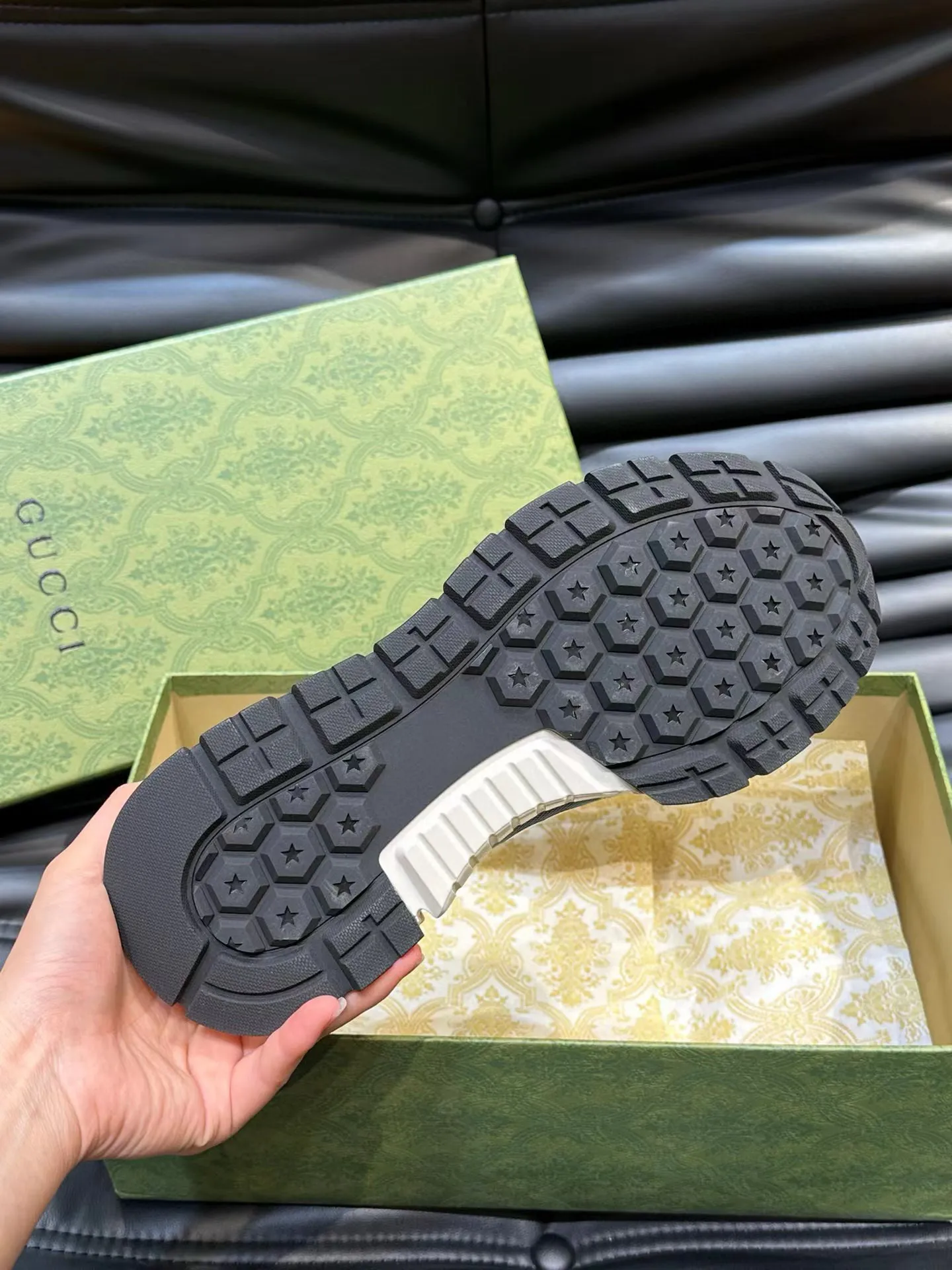 Factory price: 460💰Gucci new men's shoes GUCCI [Lightning] latest shoes are shipped. Original quality, fashionable, made of special materials, sheepskin lining, brand new packaging. The foot feels super comfortable and the workmanship is impeccable. Size: 38-45, Dingyi 45